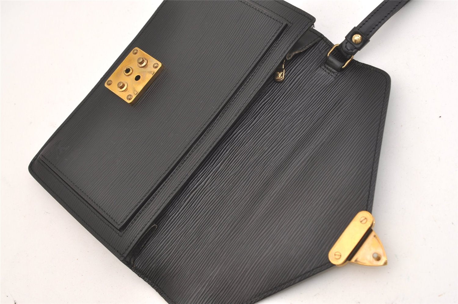 Authentic Louis Vuitton Epi Sellier Dragonne Clutch Bag Black M52612 LV 5380J