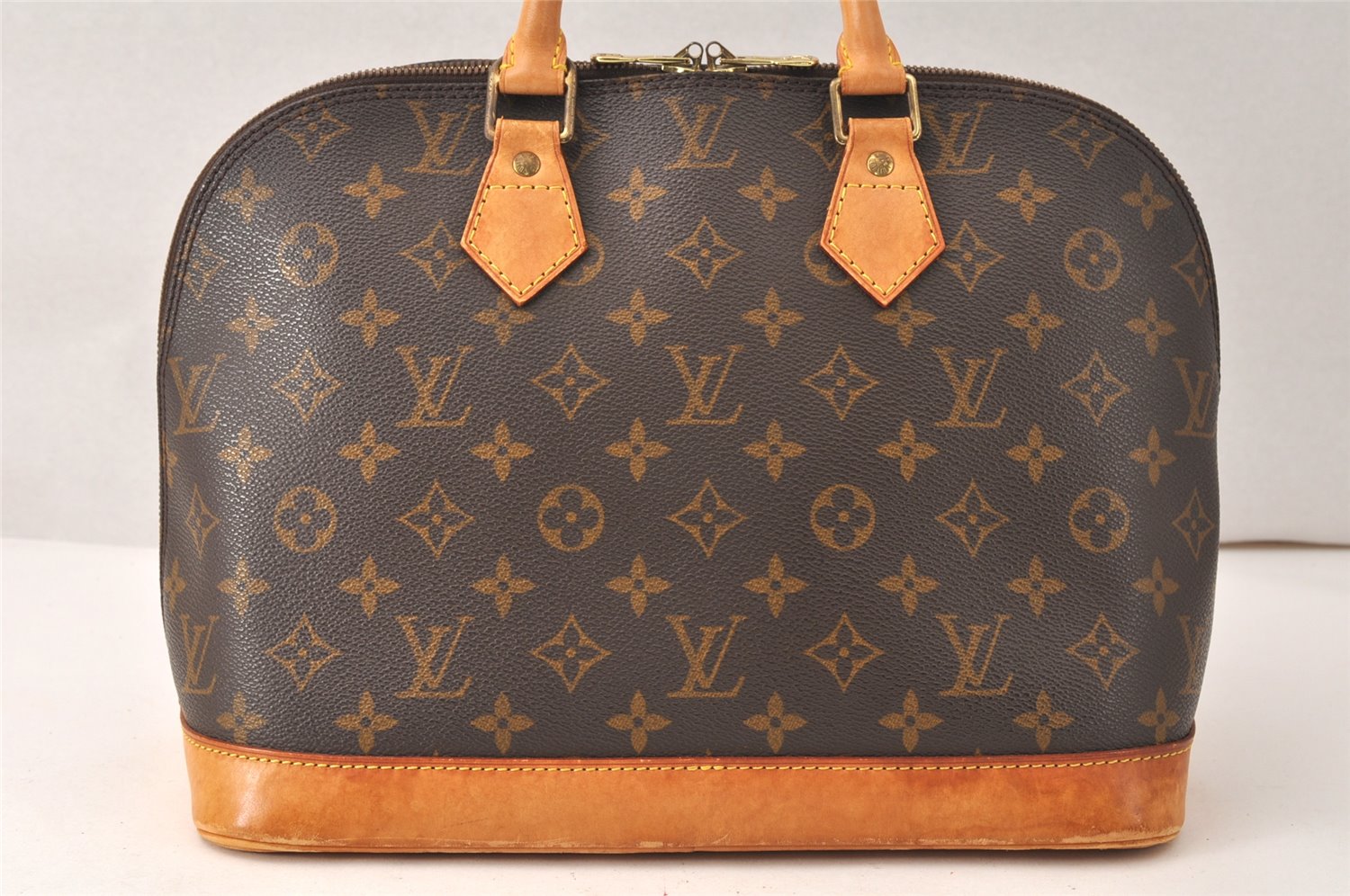 Authentic Louis Vuitton Monogram Alma Hand Bag Purse M51130 LV 5381K