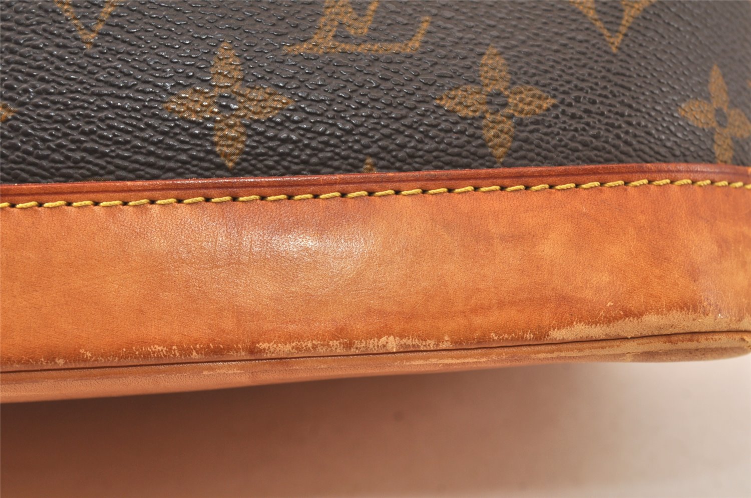 Authentic Louis Vuitton Monogram Alma Hand Bag Purse M51130 LV 5381K