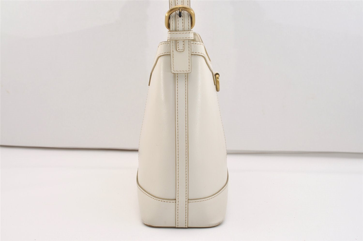 Authentic BURBERRY Vintage Leather Shoulder Hand Bag White 5397J