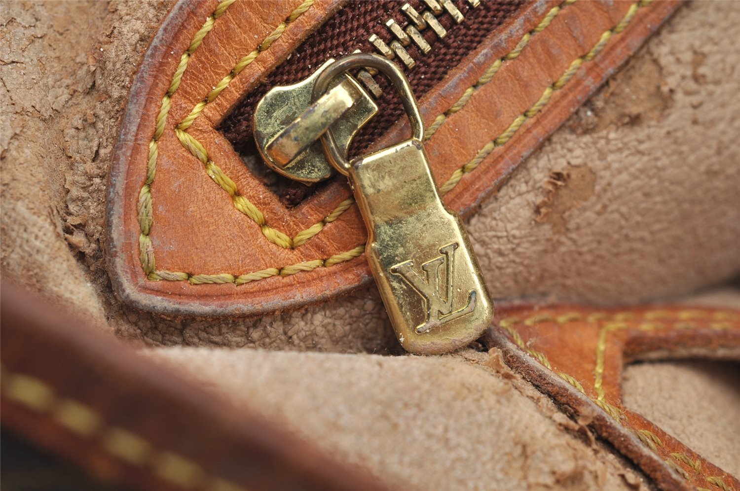 Authentic Louis Vuitton Monogram Bucket GM Shoulder Tote Bag M42236 Junk 5405I