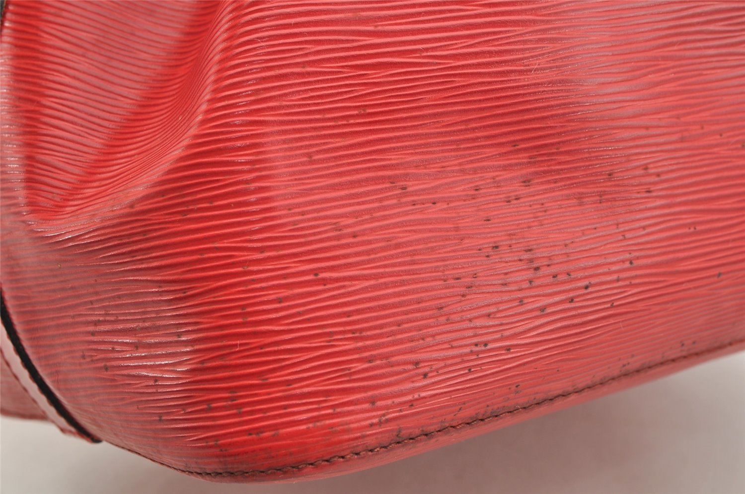 Authentic Louis Vuitton Epi Petit Noe Shoulder Drawstring Bag M44107 Red 5406I