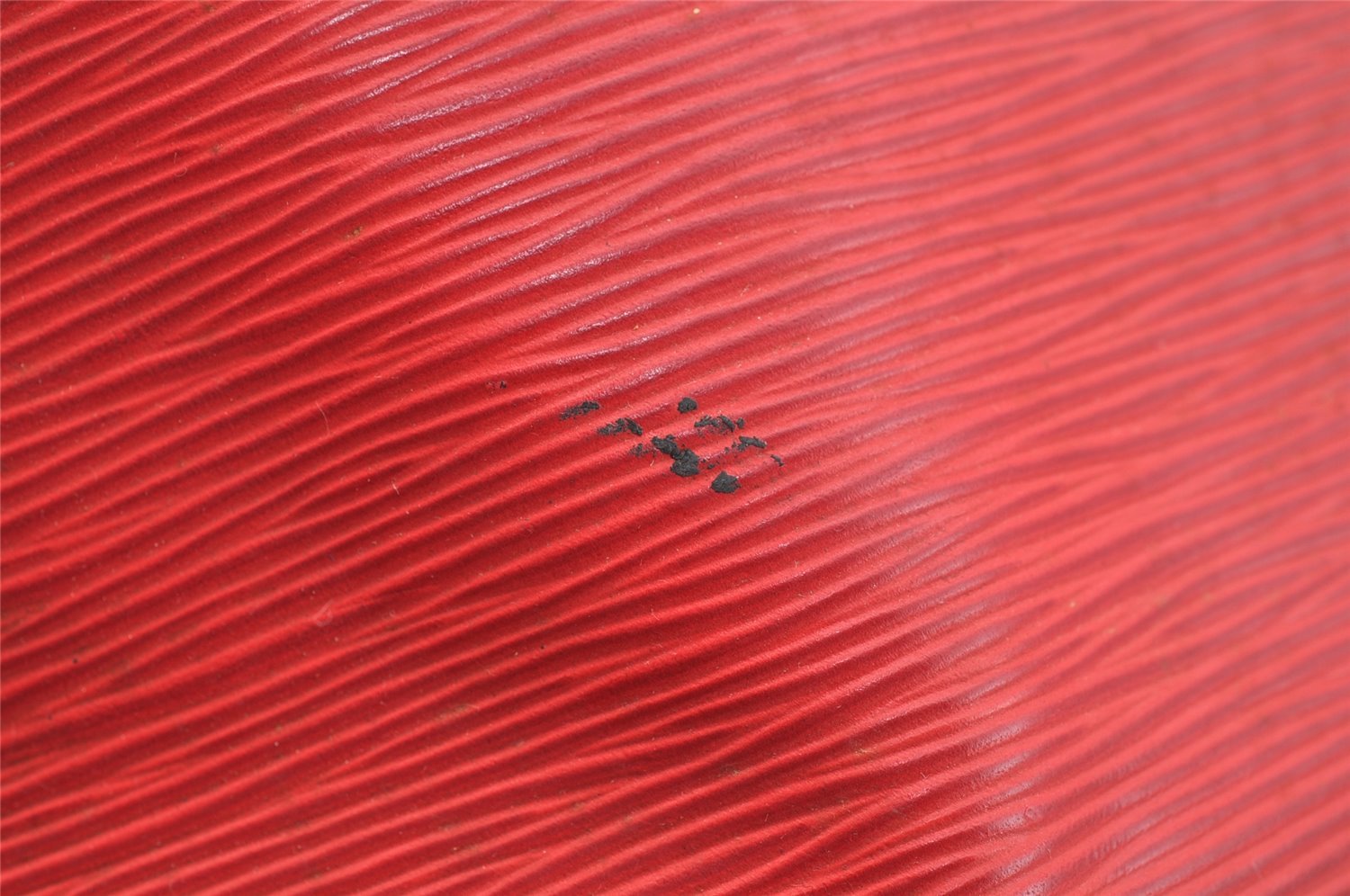 Authentic Louis Vuitton Epi Petit Noe Shoulder Drawstring Bag M44107 Red 5406I