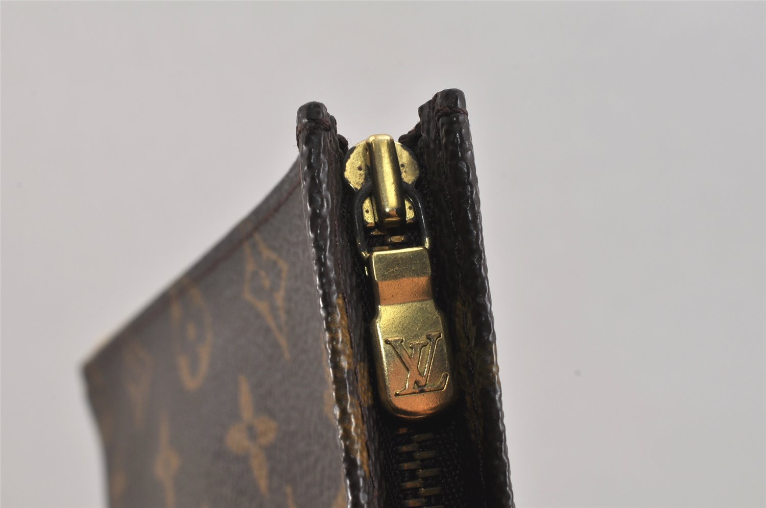 Auth Louis Vuitton Monogram Poche Toilette 26 Pouch Old Model LV Junk 5410K