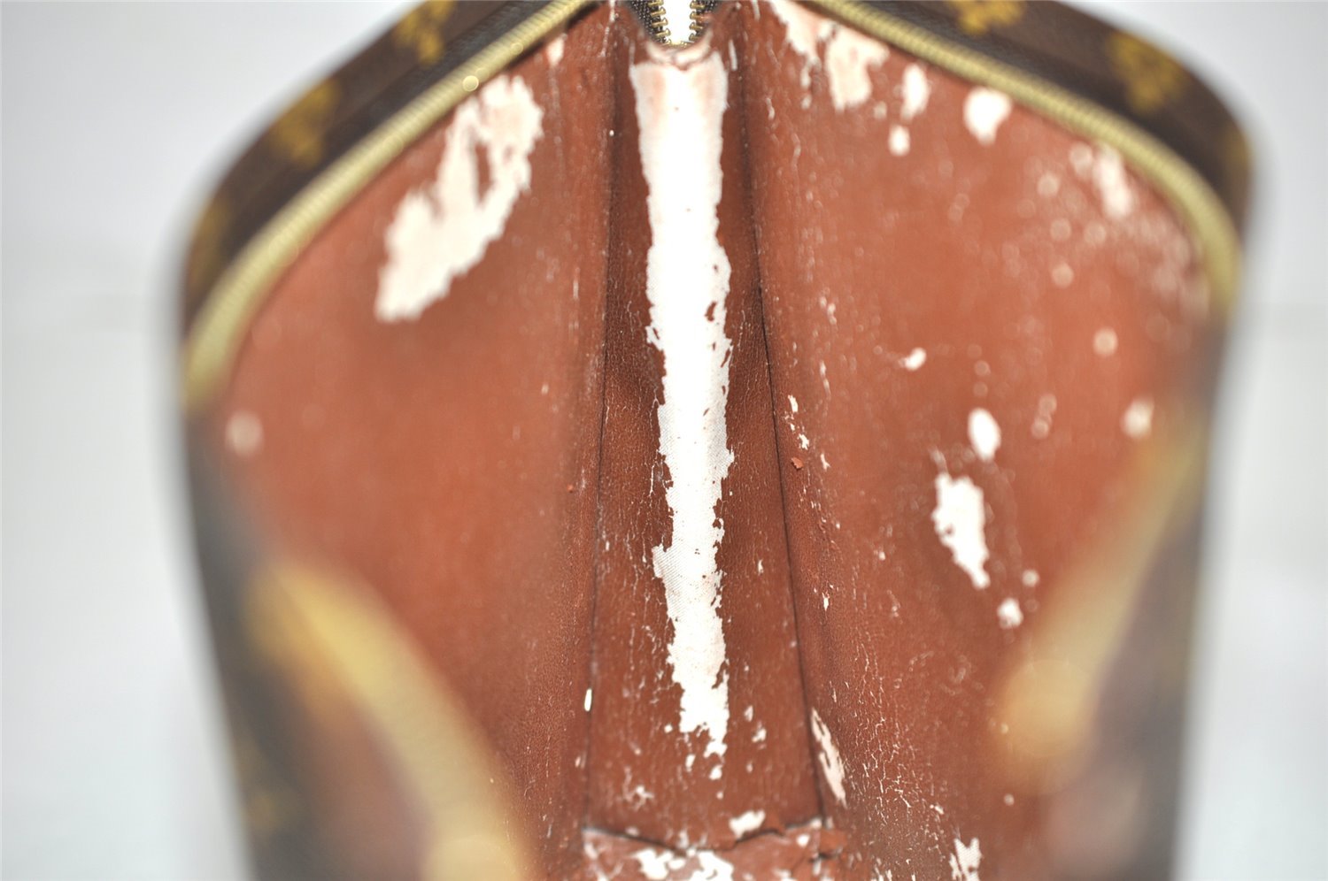 Auth Louis Vuitton Monogram Poche Toilette 26 Pouch Old Model LV Junk 5410K