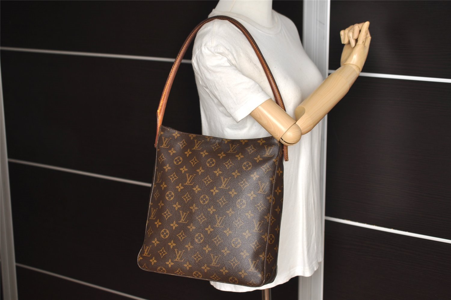 Authentic Louis Vuitton Monogram Looping GM Shoulder Bag M51145 LV 5411I