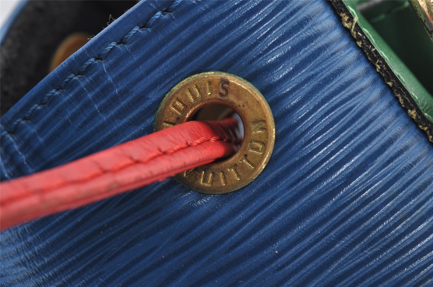 Auth Louis Vuitton Epi Noe Tricolor Red Blue Green M44084 Drawstring Bag 5414I