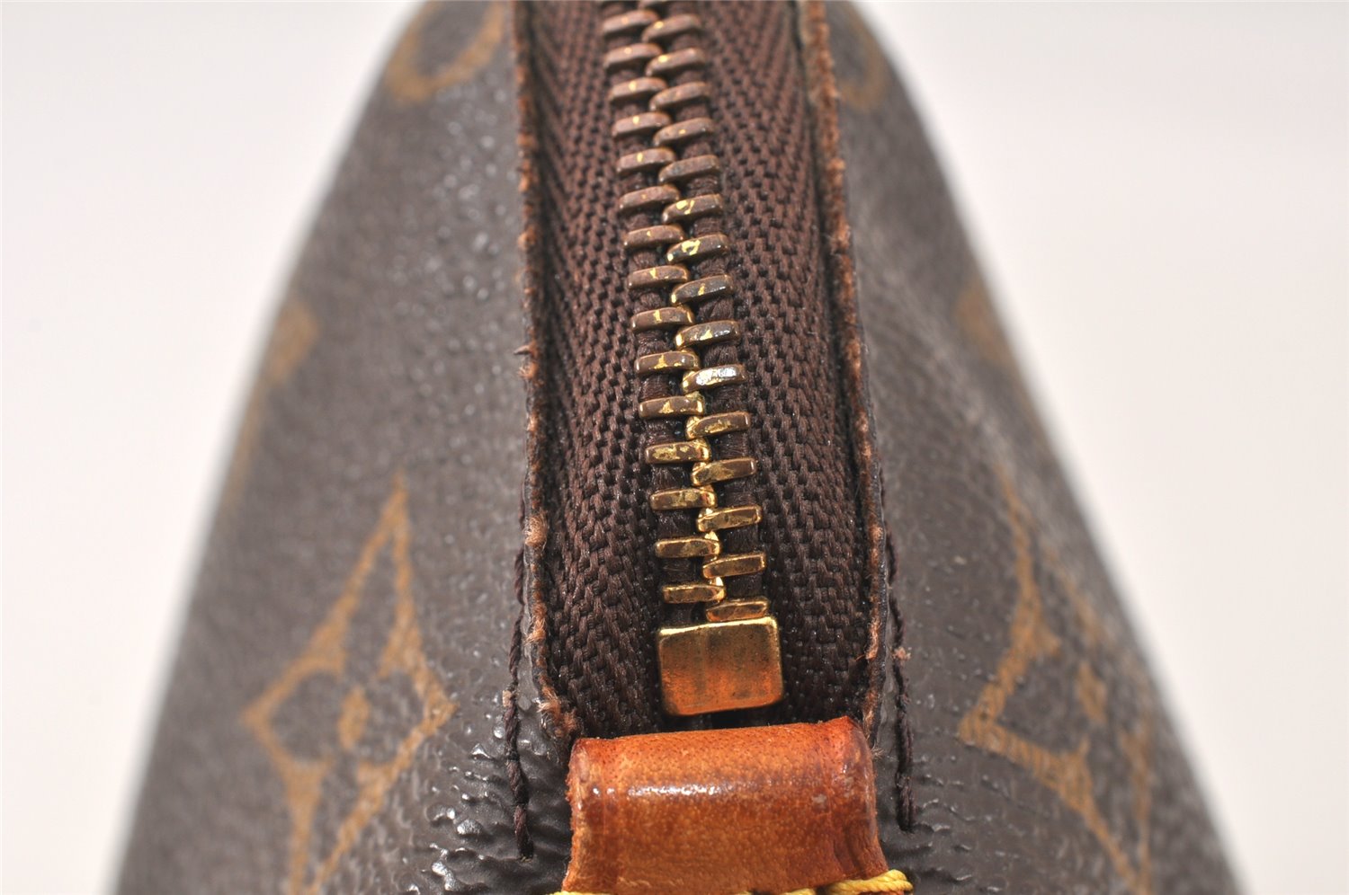 Authentic Louis Vuitton Monogram Pochette Cosmetic Pouch M47515 LV Junk 5415K