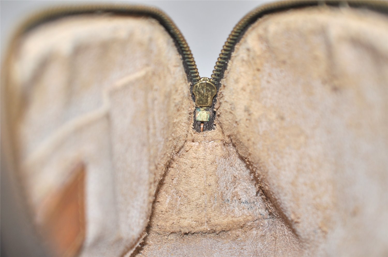 Authentic Louis Vuitton Monogram Pochette Cosmetic Pouch M47515 LV Junk 5415K