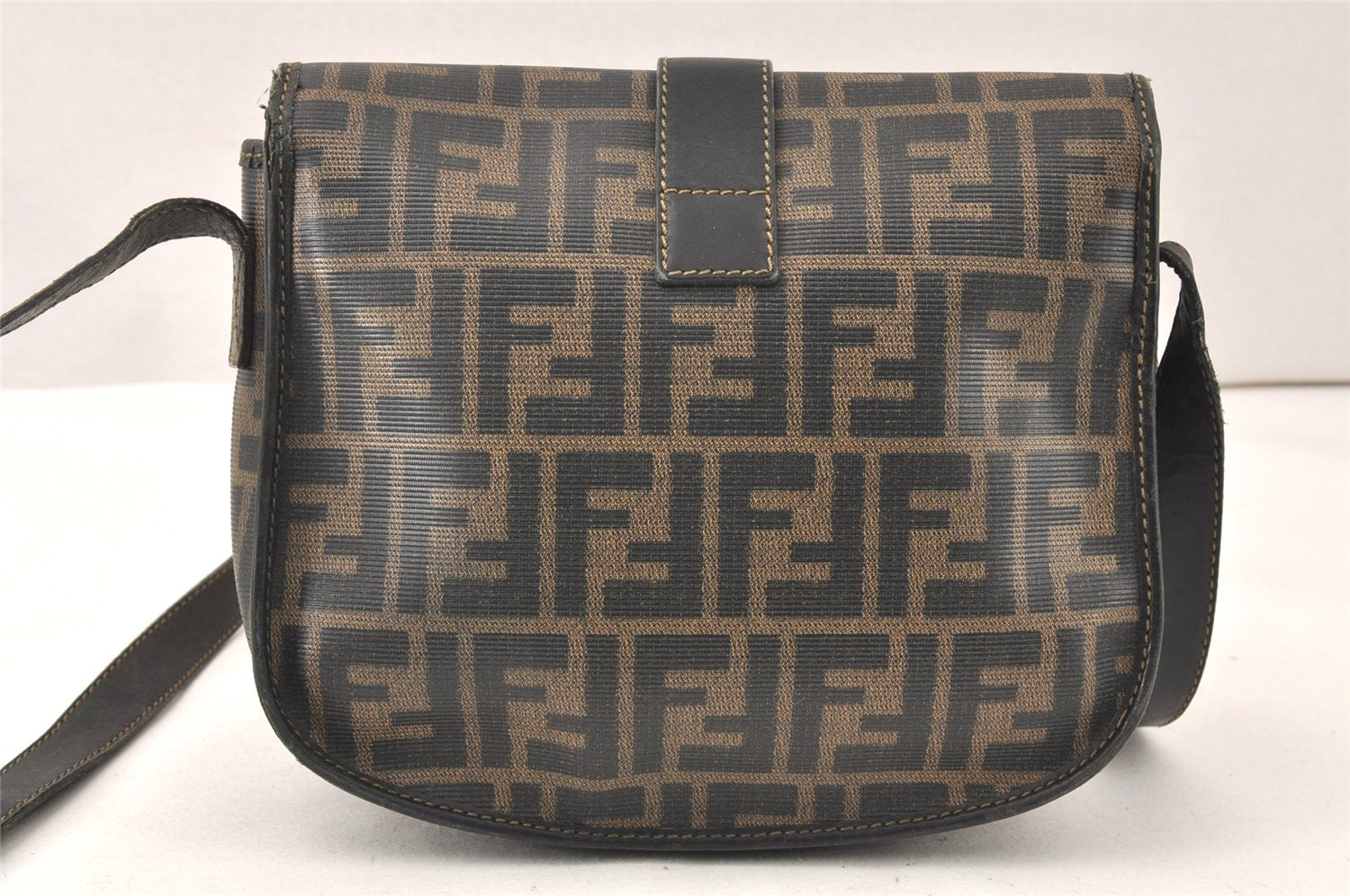 Authentic FENDI Zucca Shoulder Cross Body Bag Purse PVC Leather Brown 5416K