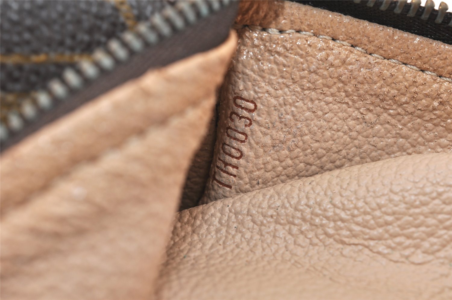 Authentic Louis Vuitton Monogram Trousse Ronde Pen Case Pouch M47630 Junk 5417K