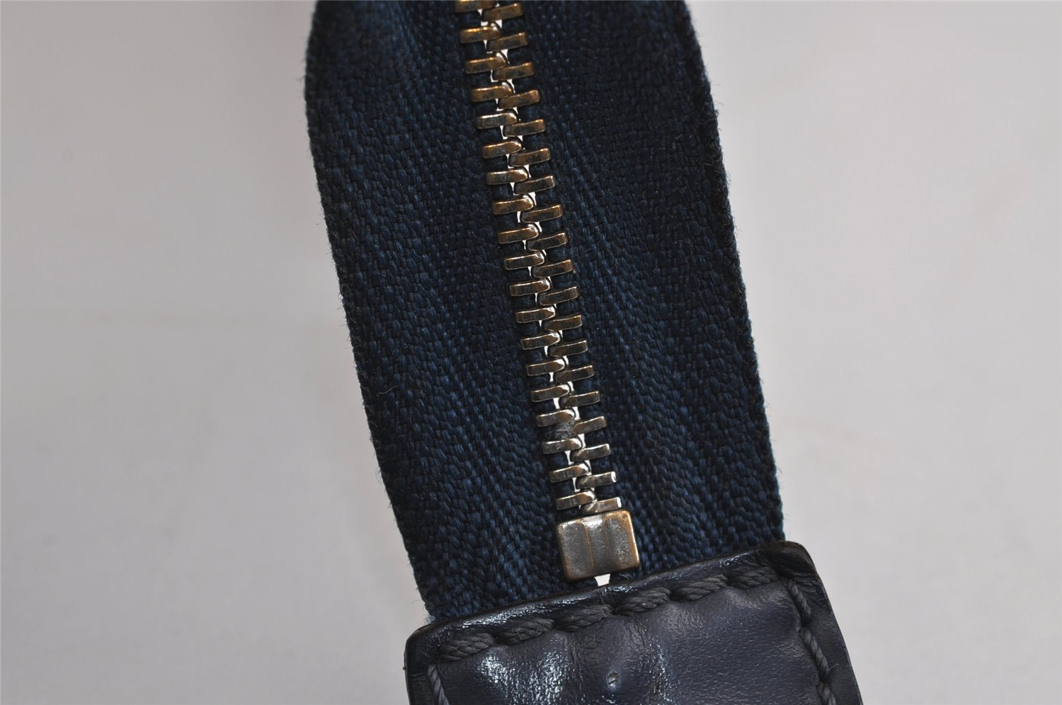 Authentic Louis Vuitton Epi Poche Toilette 26 Cosmetics Pouch M41367 Blue 5422J