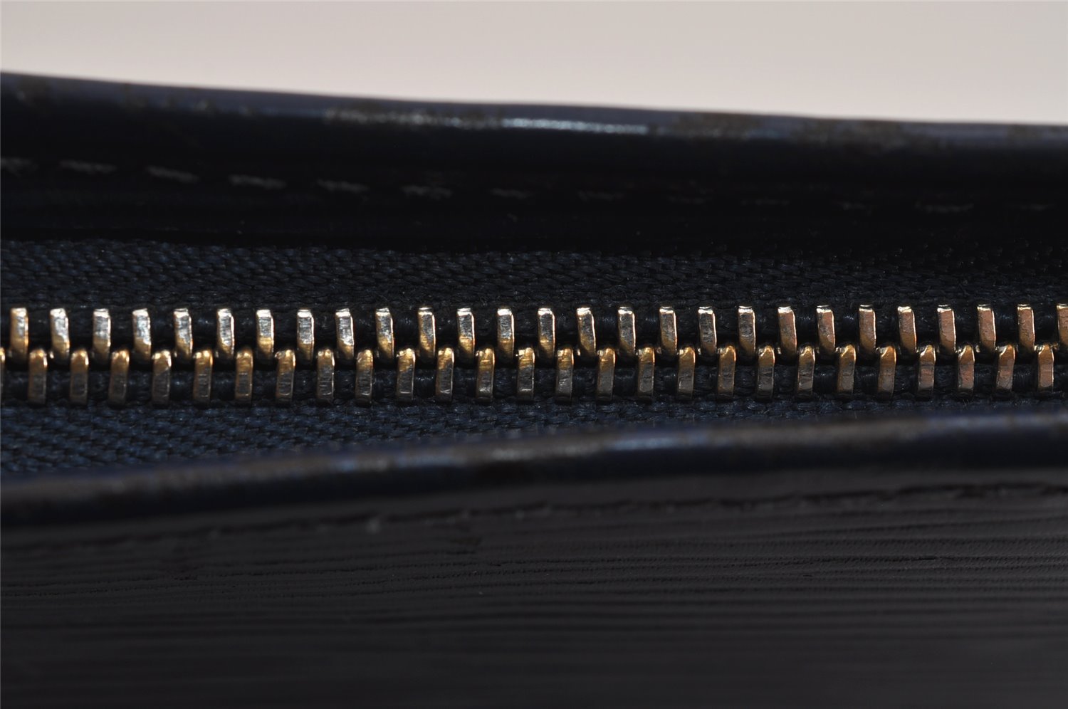 Authentic Louis Vuitton Epi Poche Toilette 26 Cosmetics Pouch M41367 Blue 5422J