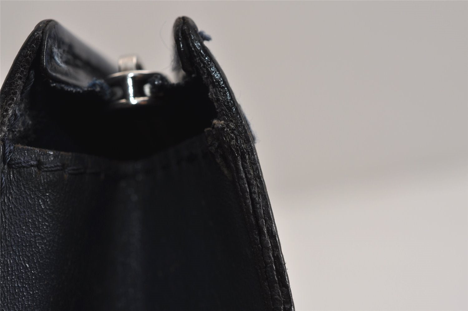 Authentic Louis Vuitton Epi Poche Toilette 26 Cosmetics Pouch M41367 Blue 5422J