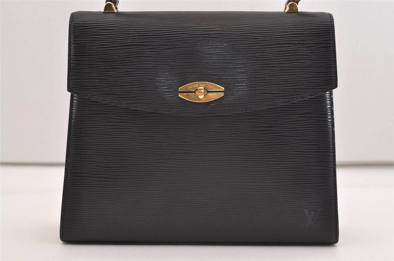 Authentic Louis Vuitton Epi Malesherbes Hand Bag Purse Black M52372 LV 5425J