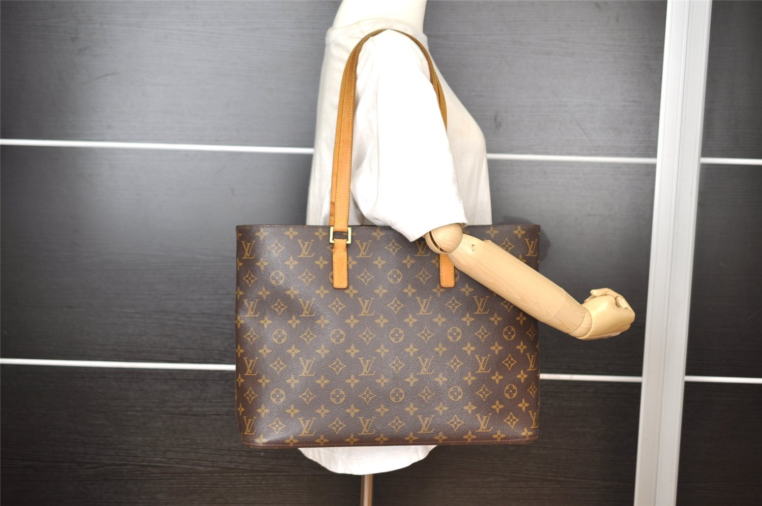Authentic Louis Vuitton Monogram Luco Shoulder Tote Bag M51155 LV 5431I