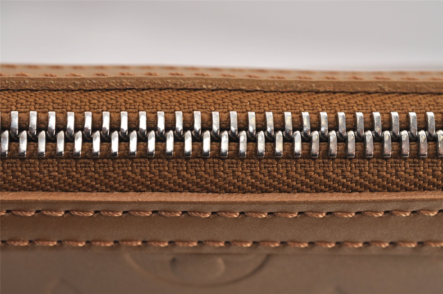 Auth Louis Vuitton Monogram Mat Sutter Shoulder Cross Bag Gold M55167 LV 5446J