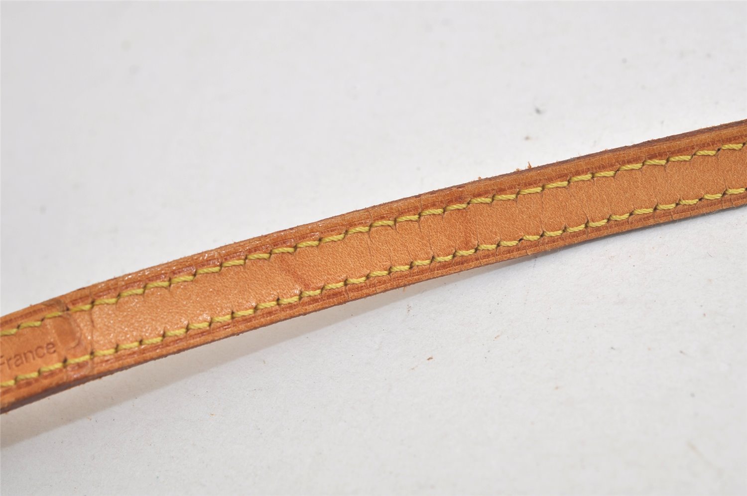 Authentic Louis Vuitton Leather Shoulder Strap Beige 48.4