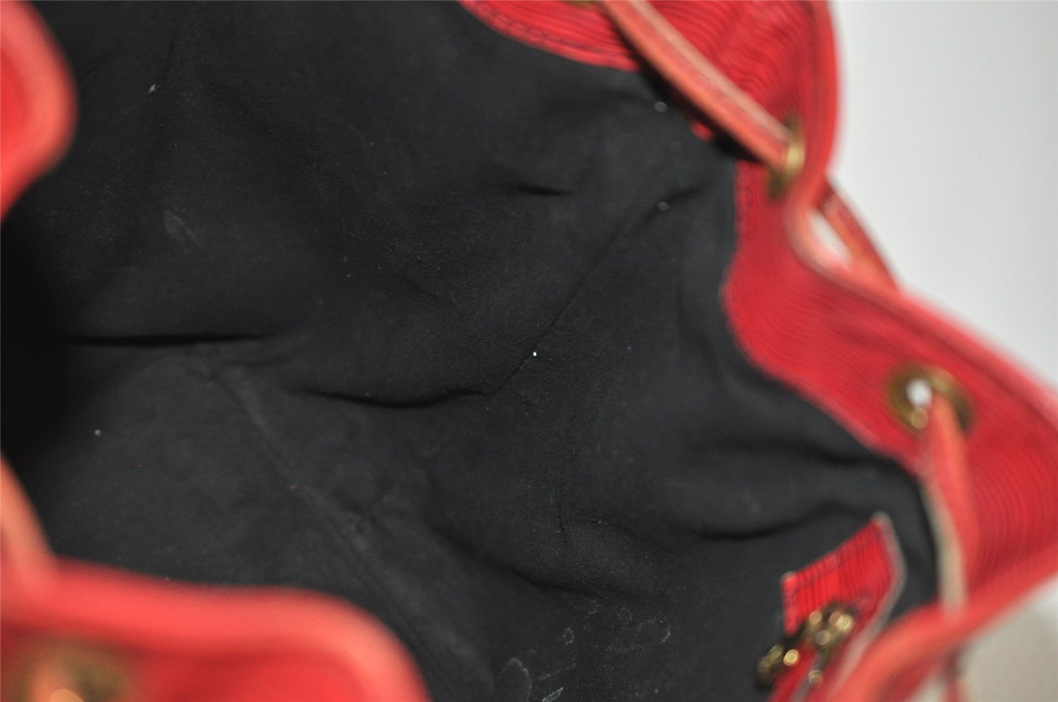 Authentic Louis Vuitton Epi Petit Noe Shoulder Drawstring Bag M44107 Red 5453I