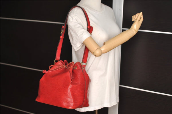 Authentic Louis Vuitton Epi Petit Noe Shoulder Drawstring Bag M44107 Red 5453I
