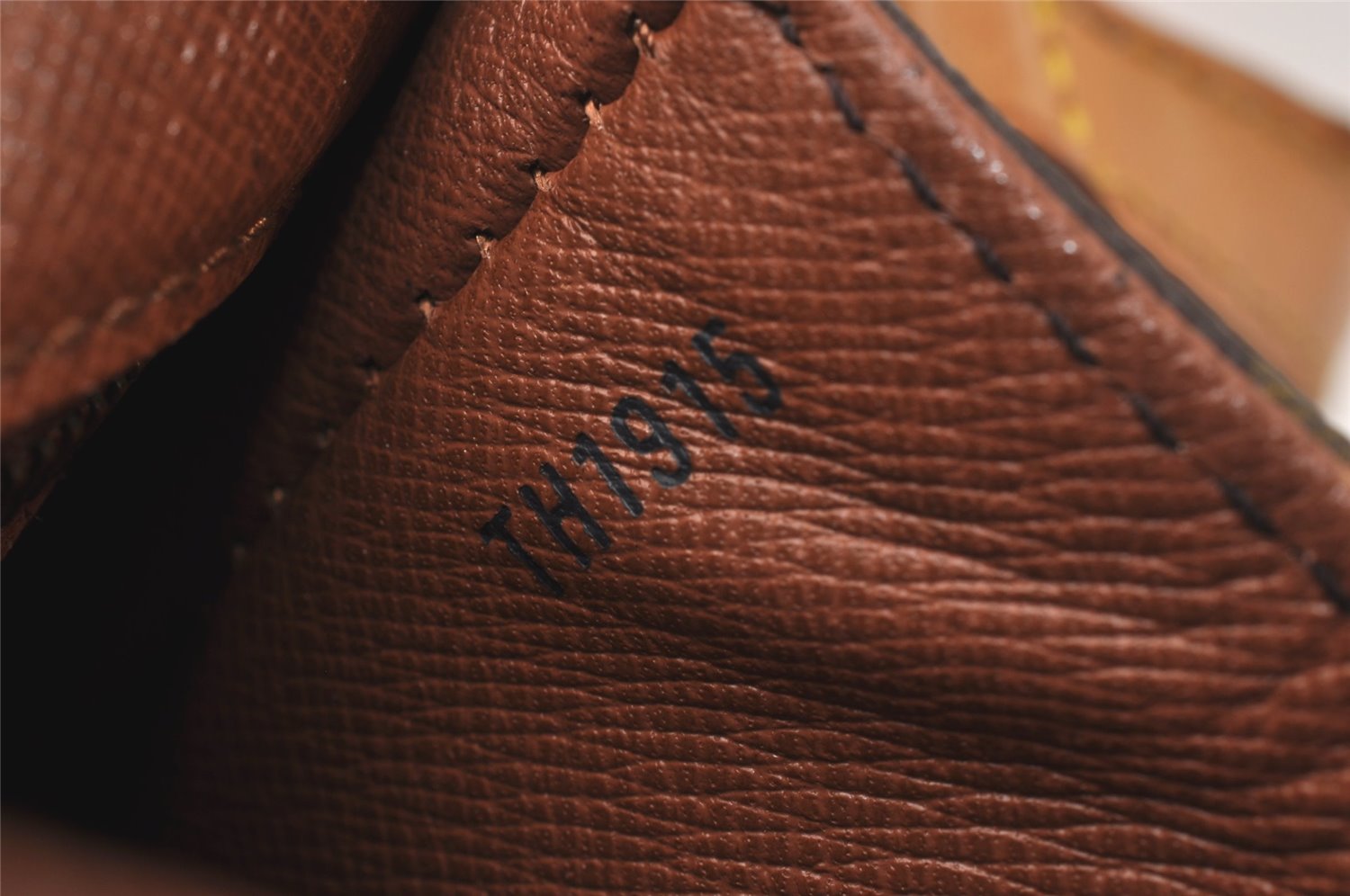 Authentic Louis Vuitton Monogram Saint Cloud MM M51243 Shoulder Bag Junk 5462J