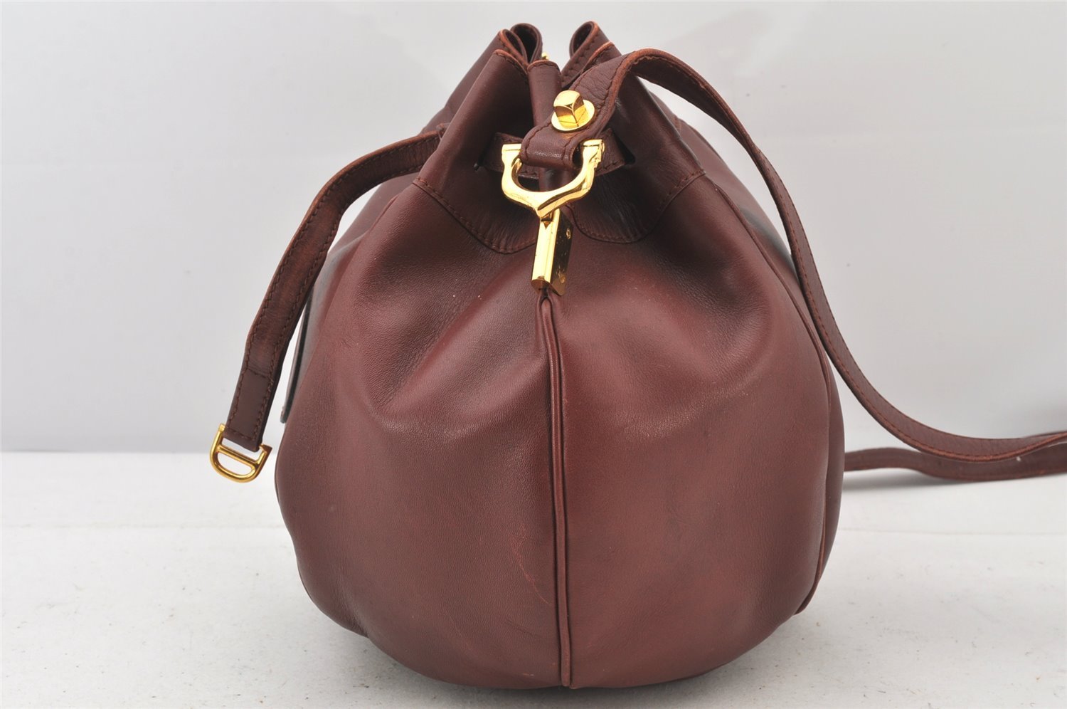 Authentic Cartier Must de Cartier Leather Shoulder Drawstring Bag Bordeaux 5468K