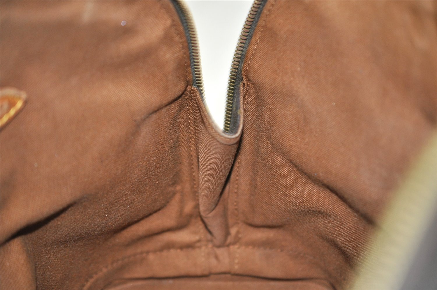 Authentic Louis Vuitton Monogram Alma Hand Bag Purse M51130 LV 5472I