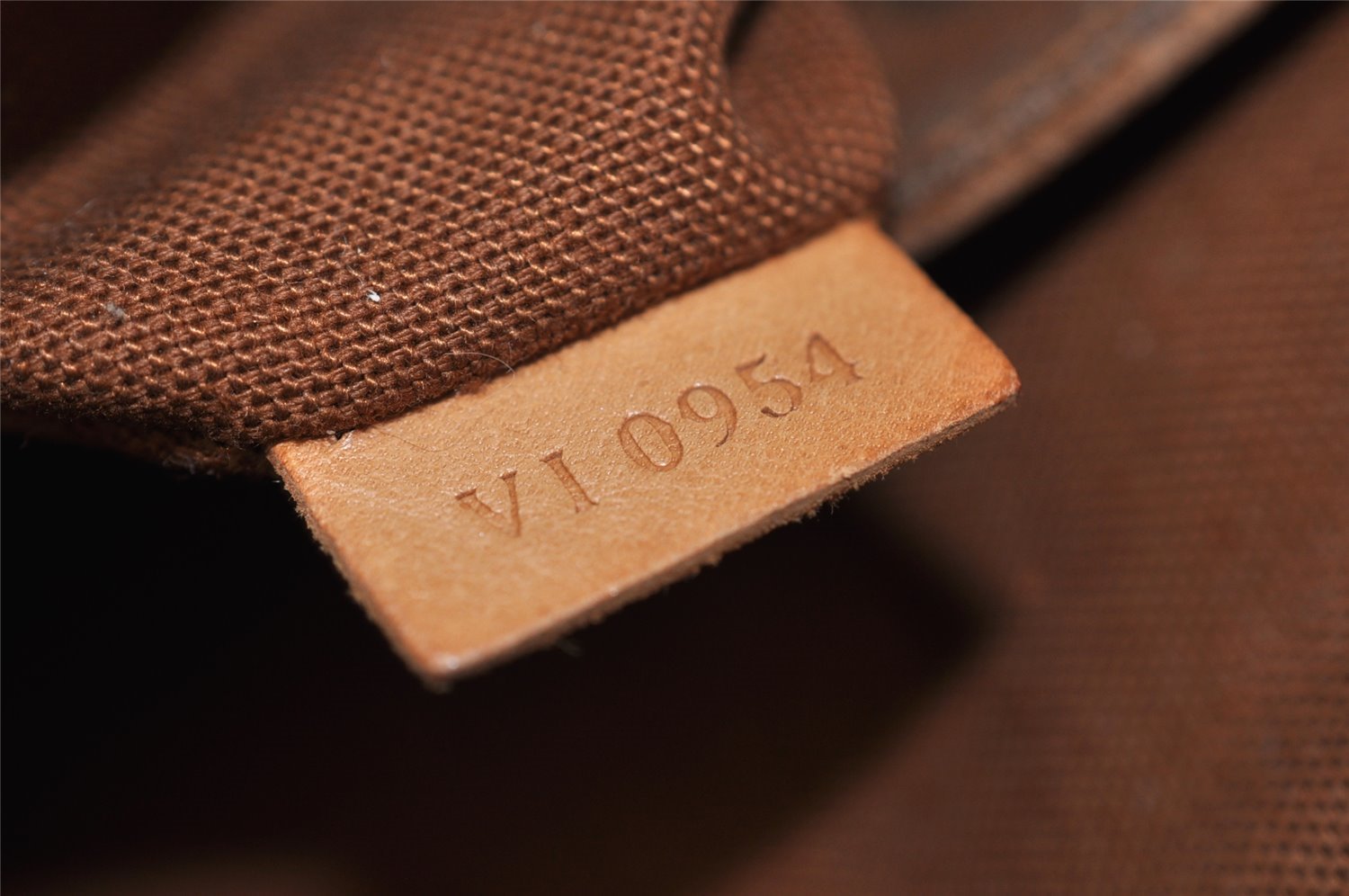 Authentic Louis Vuitton Monogram Alma Hand Bag Purse M51130 LV 5472I