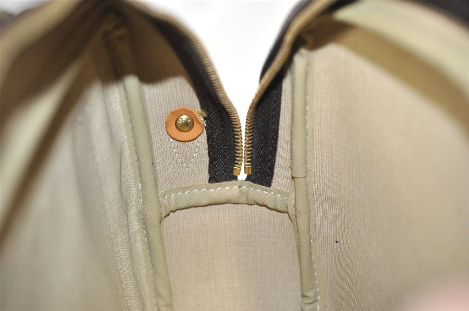 Authentic Louis Vuitton Monogram Reporter PM Shoulder Bag M45254 LV Junk 5478I