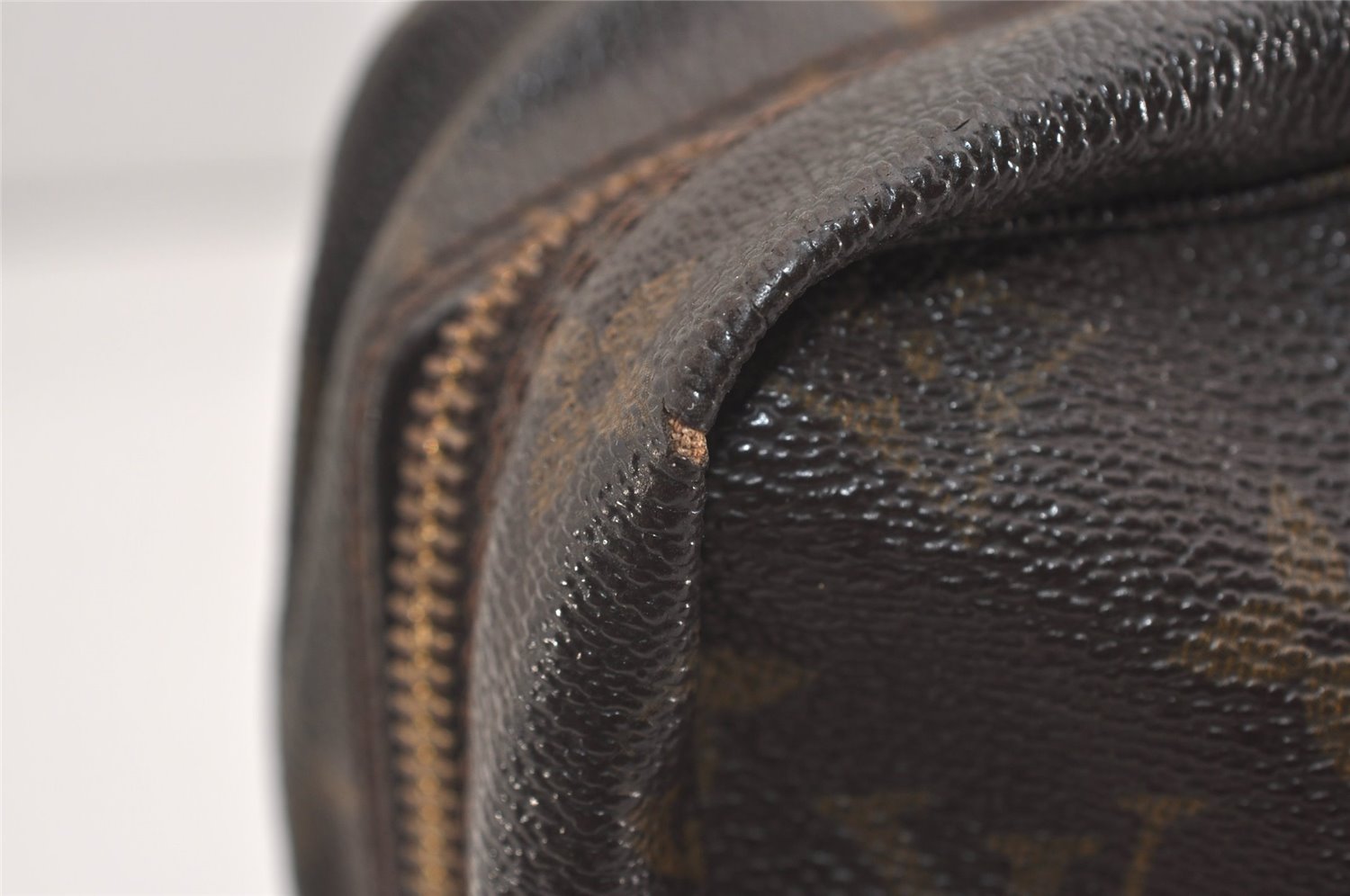 Auth Louis Vuitton Monogram Trousse Toilette 28 Clutch Hand Bag M47522 LV 5484J