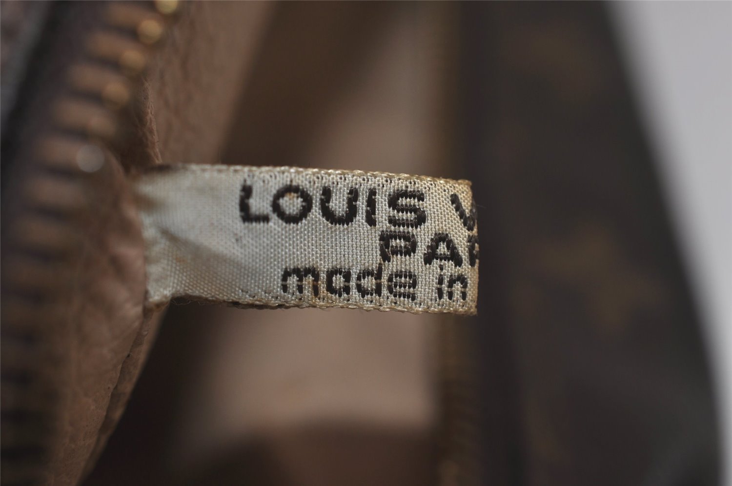 Auth Louis Vuitton Monogram Trousse Toilette 28 Clutch Hand Bag M47522 LV 5484J