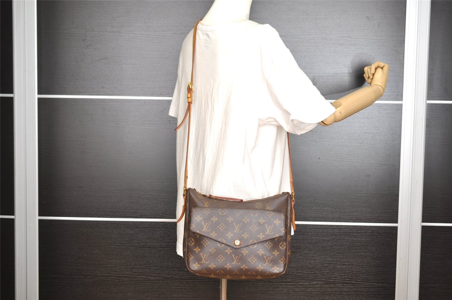 Authentic Louis Vuitton Monogram Mabillon Shoulder Cross Bag M41679 LV 5485I