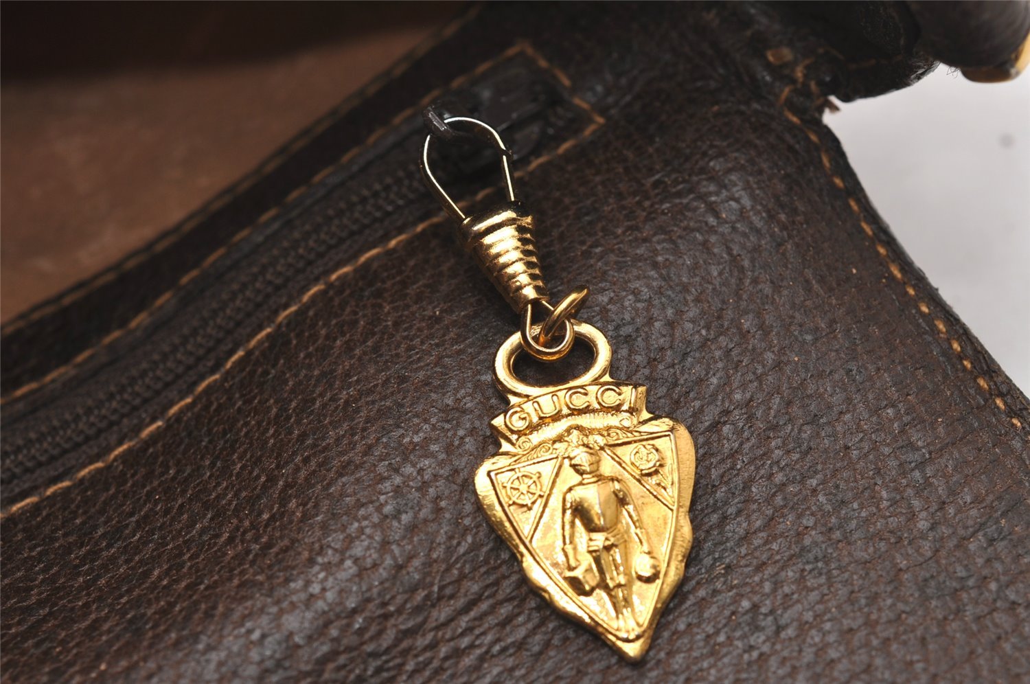 Authentic GUCCI Shoulder Cross Body Bag Purse GG PVC Leather Brown Junk 5487I