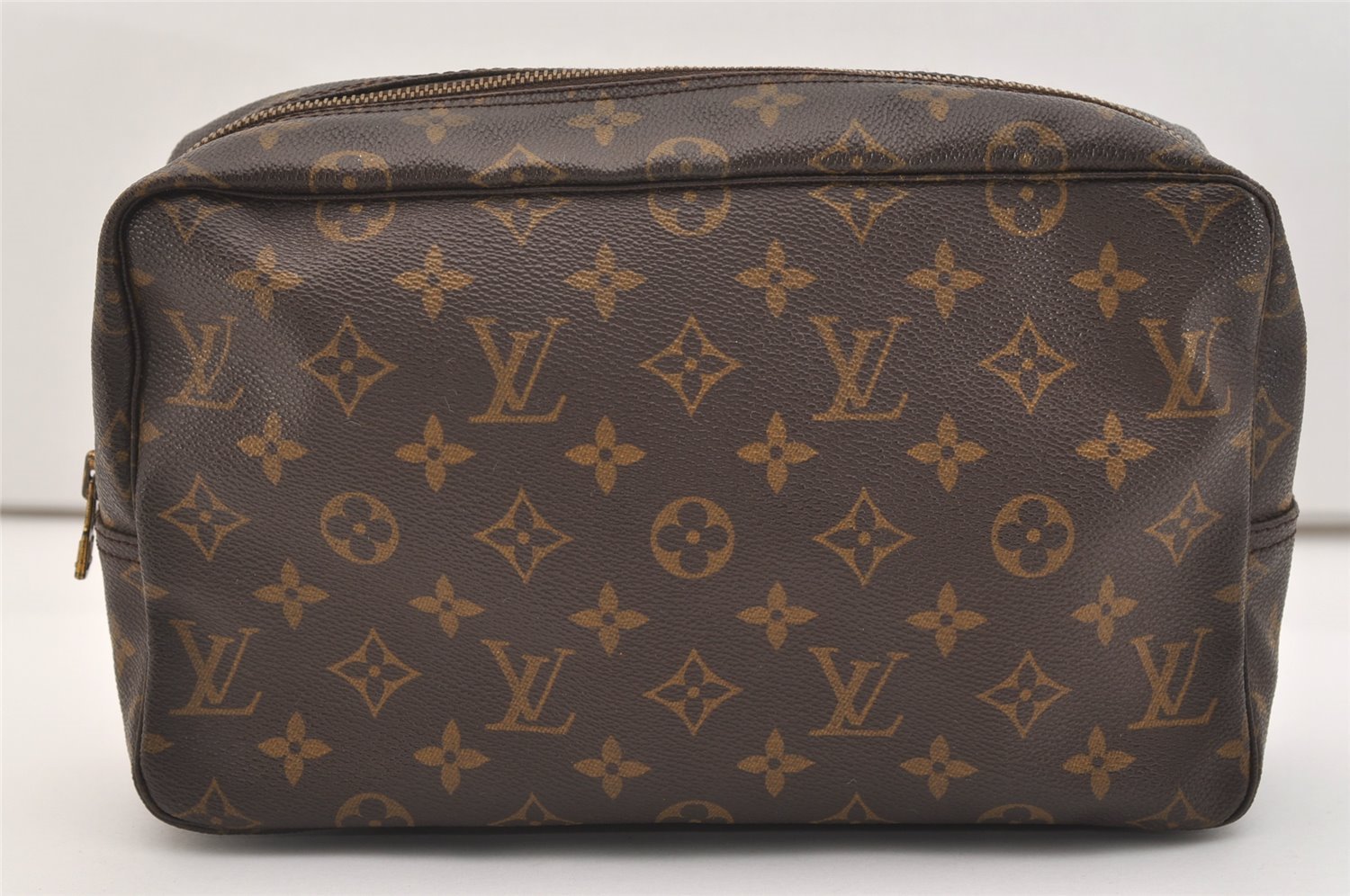 Auth Louis Vuitton Monogram Trousse Toilette 28 Clutch Hand Bag M47522 LV 5490J
