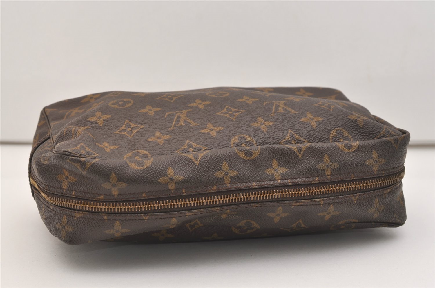 Auth Louis Vuitton Monogram Trousse Toilette 28 Clutch Hand Bag M47522 LV 5490J