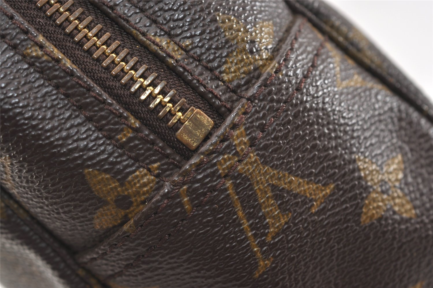 Auth Louis Vuitton Monogram Trousse Toilette 28 Clutch Hand Bag M47522 LV 5490J