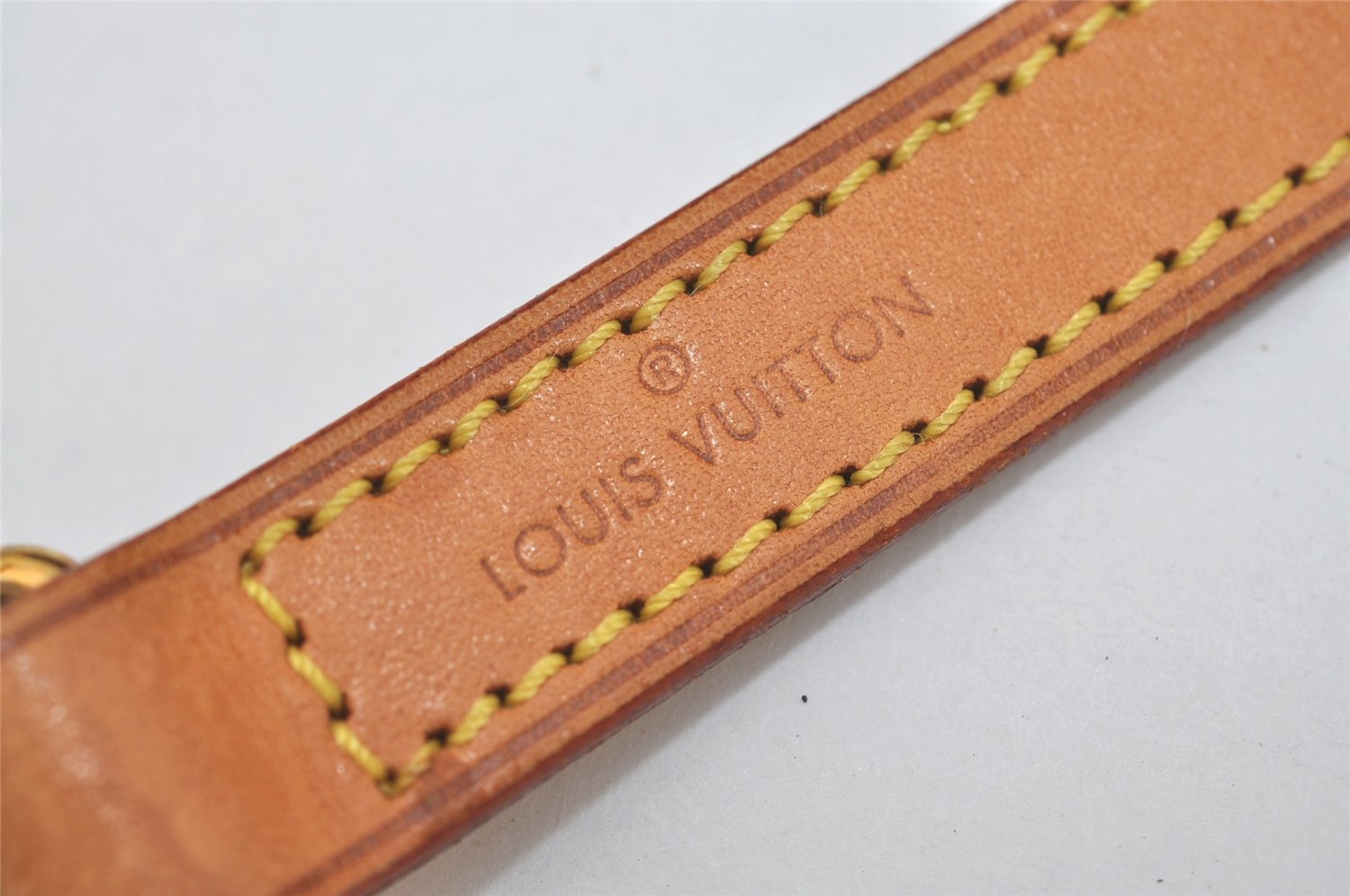 Authentic Louis Vuitton Leather Shoulder Strap Beige 47.2