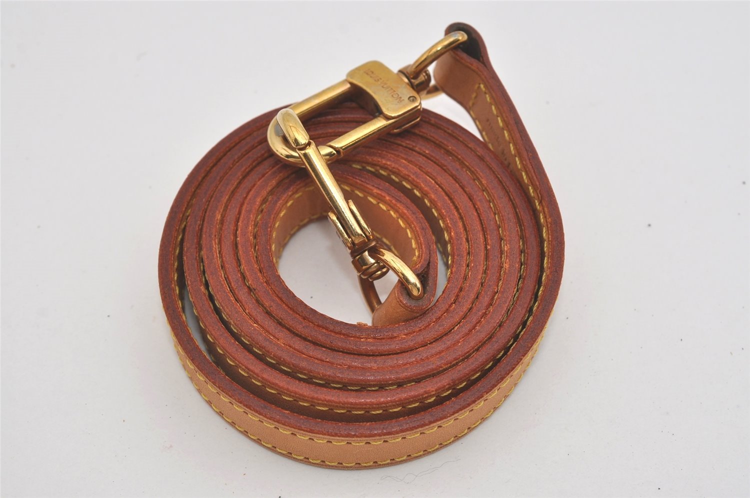 Authentic Louis Vuitton Leather Shoulder Strap Beige 47.2