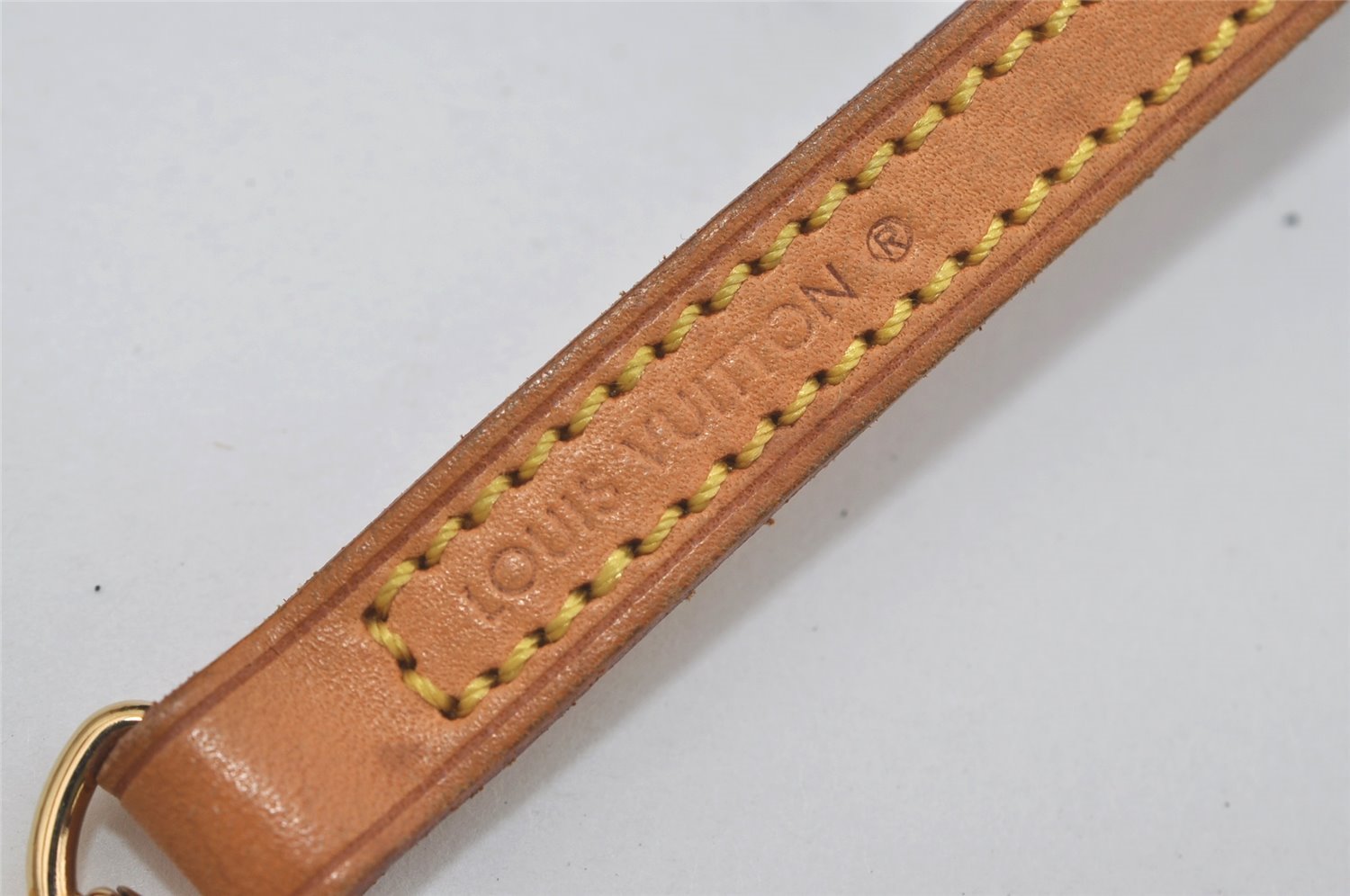 Authentic Louis Vuitton Leather Shoulder Strap Beige 47.2