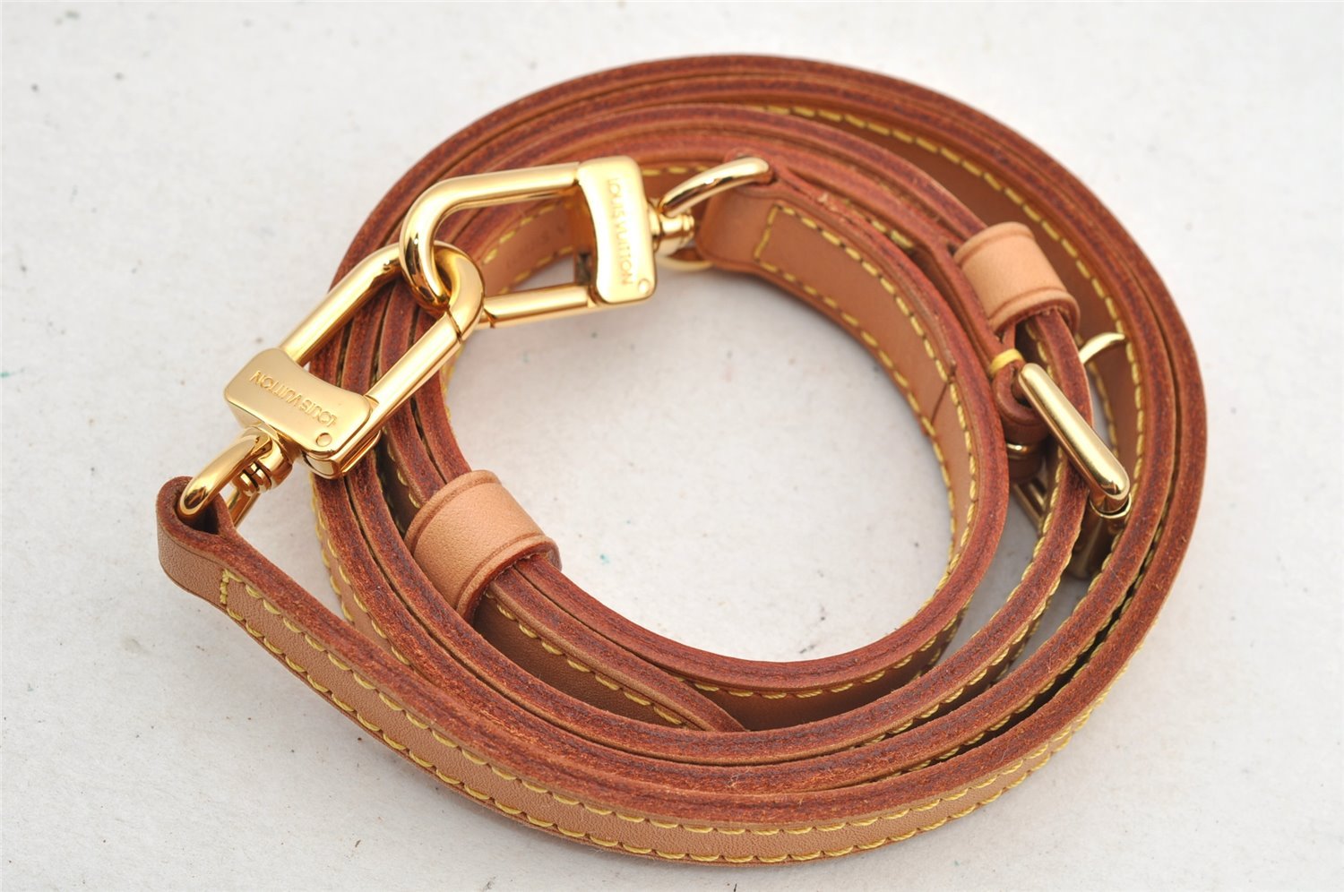 Authentic Louis Vuitton Leather Shoulder Strap Beige 40.2-46.9