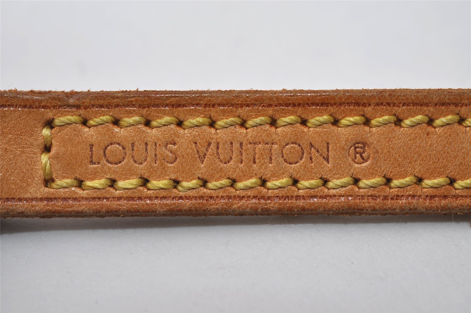 Authentic Louis Vuitton Leather Shoulder Strap Beige 48.4