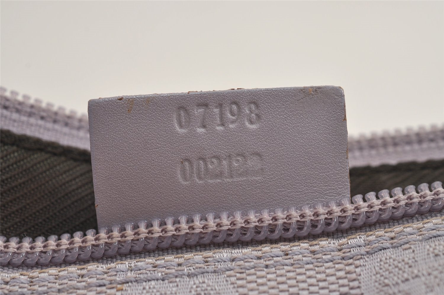 Authentic GUCCI Hand Bag Pouch Purse GG Canvas Leather 07198 Light Purple 5505J