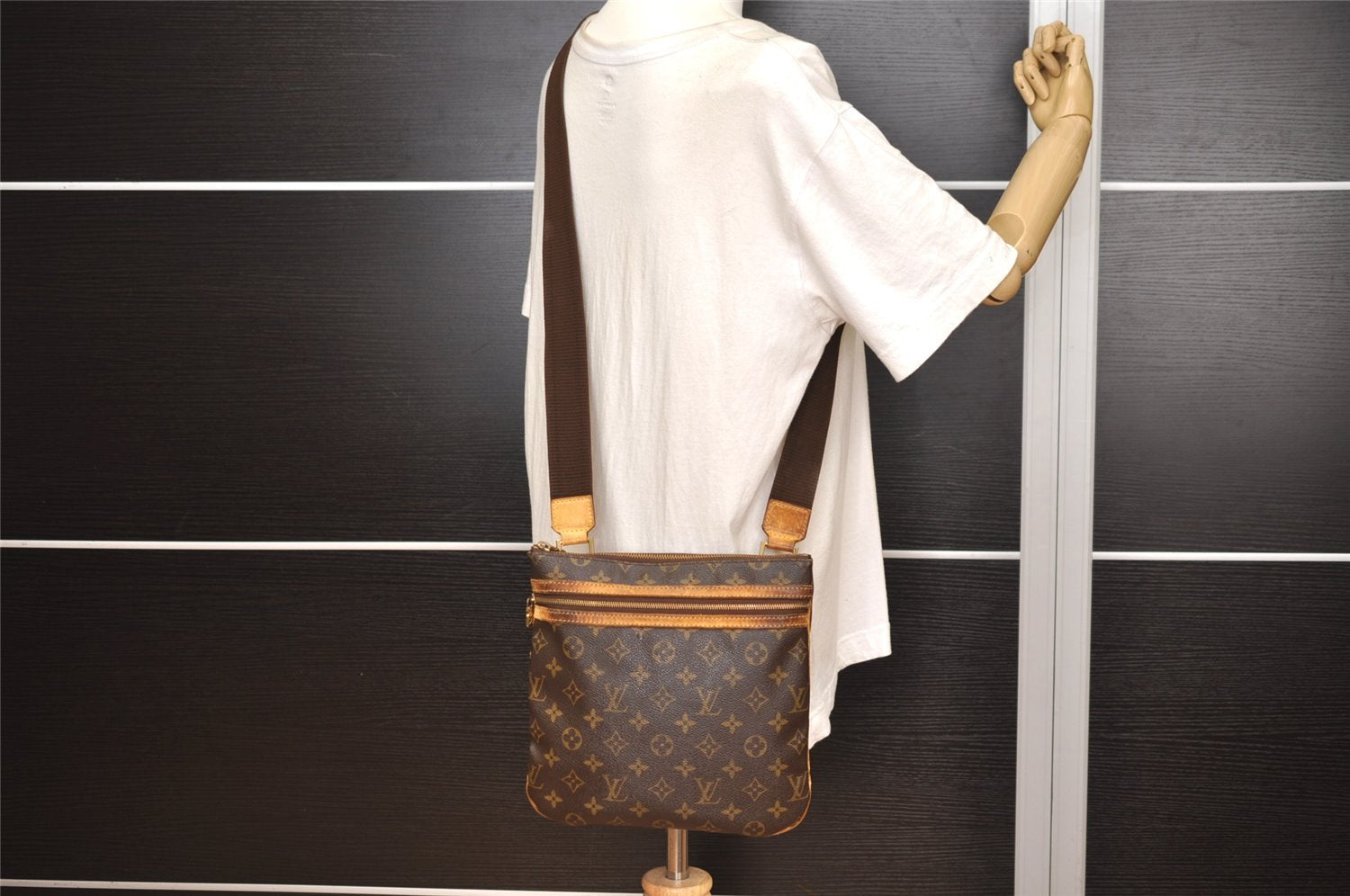 Auth Louis Vuitton Monogram Pochette Bosphore Shoulder Cross Bag M40044 LV 5506J