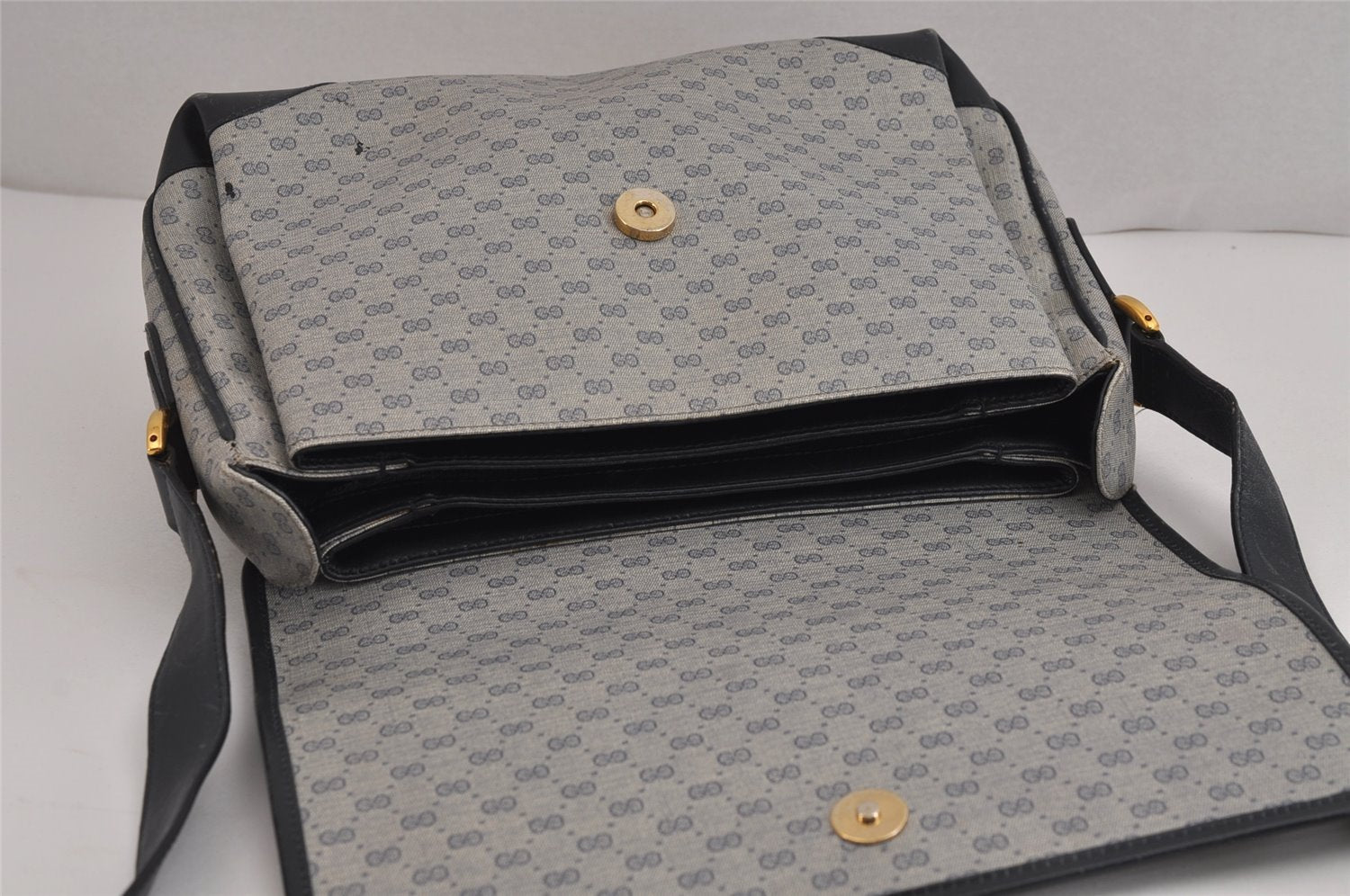 Authentic GUCCI Micro GG PVC Leather Shoulder Cross Body Bag Navy Blue 5509J