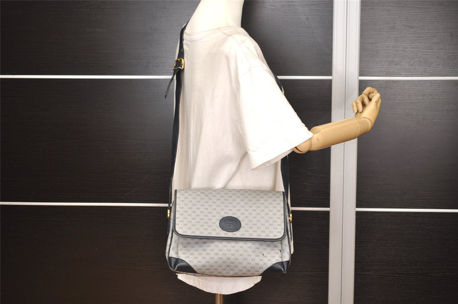 Authentic GUCCI Micro GG PVC Leather Shoulder Cross Body Bag Navy Blue 5509J