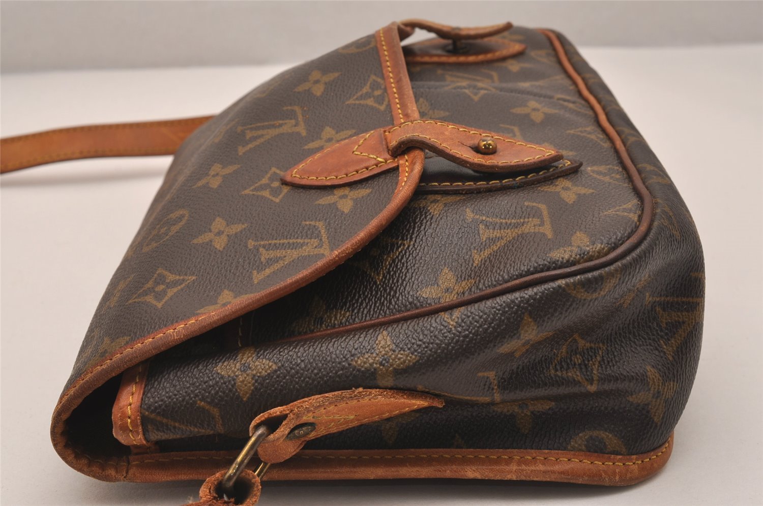Authentic Louis Vuitton Monogram Gibeciere MM Shoulder Cross Bag M42247 LV 5515J