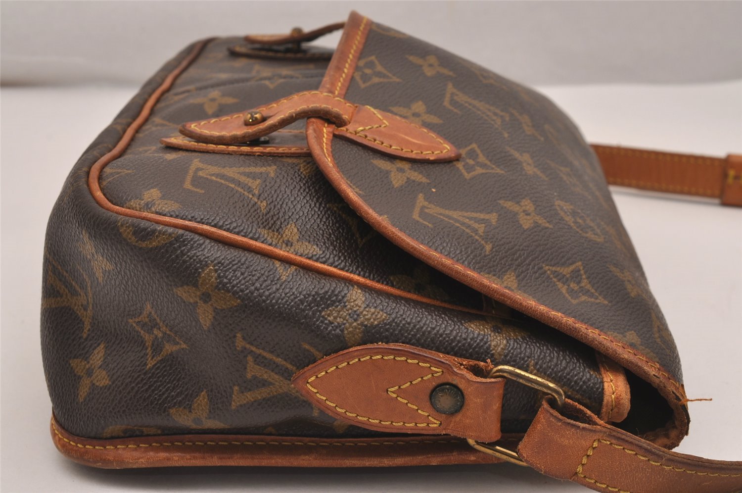 Authentic Louis Vuitton Monogram Gibeciere MM Shoulder Cross Bag M42247 LV 5515J