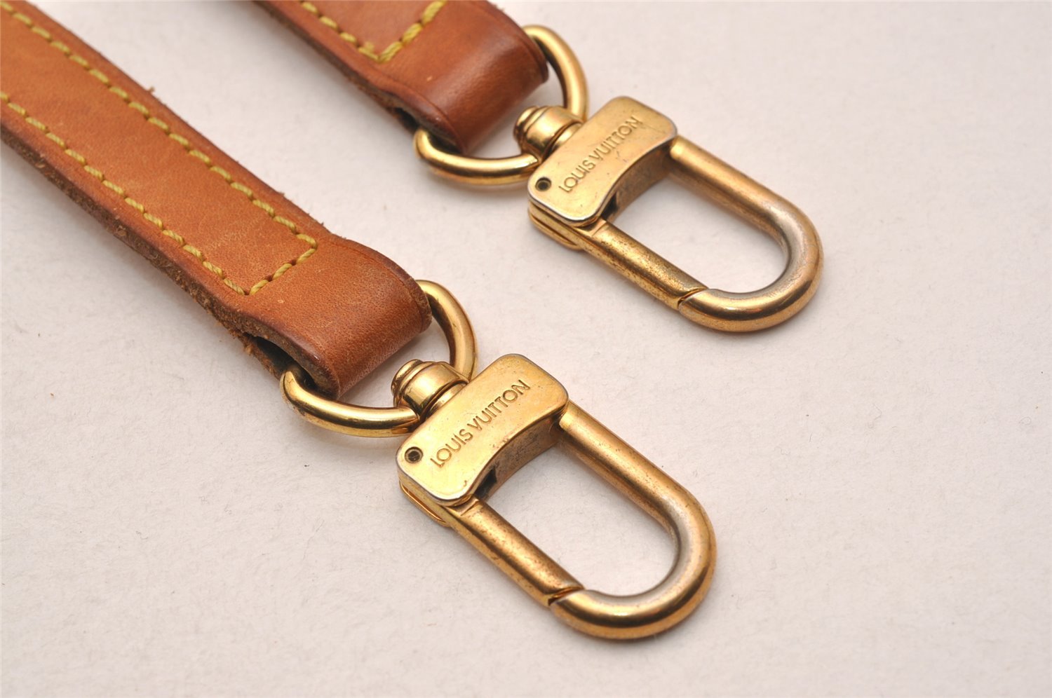 Authentic Louis Vuitton Leather Shoulder Strap Beige 40.6-47.6