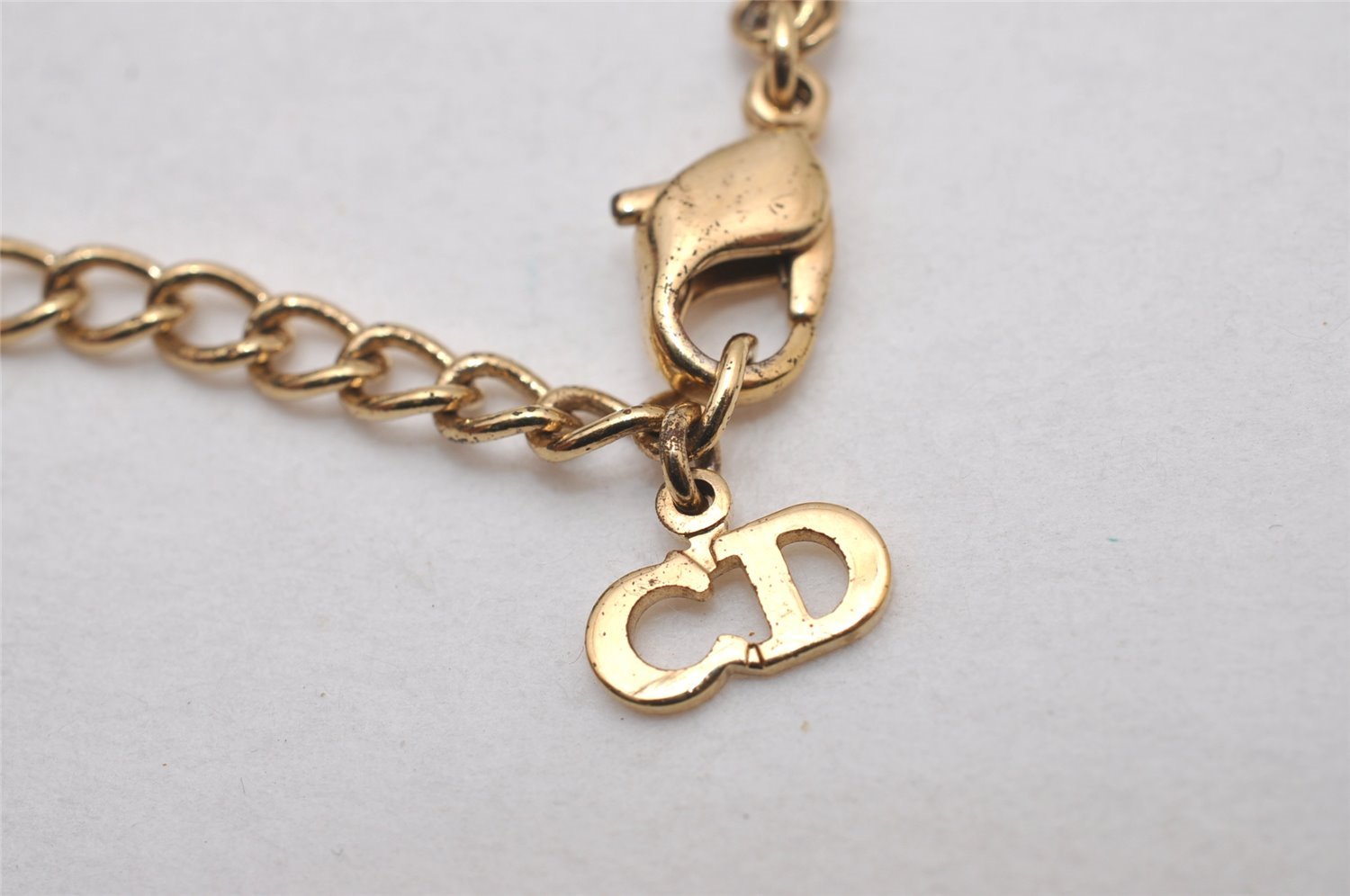 Authentic Christian Dior Gold Tone Rhinestone Chain Pendant Necklace CD 5521I