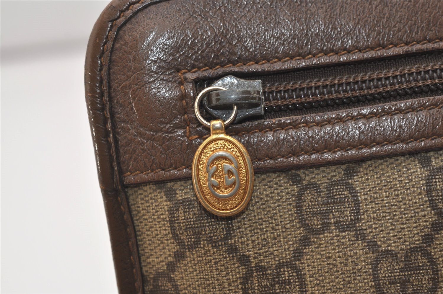 Authentic GUCCI Vintage Clutch Hand Bag Purse GG PVC Leather Brown 5525J